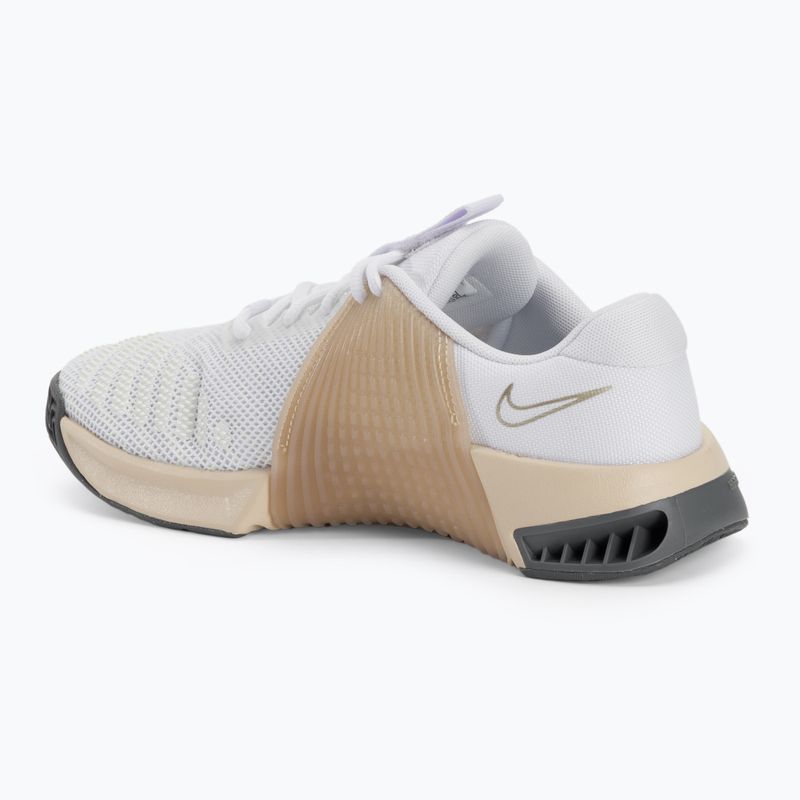 Дамски обувки за тренировка Nike Metcon 9 white/metallic gold grain/sanddrift/white 3