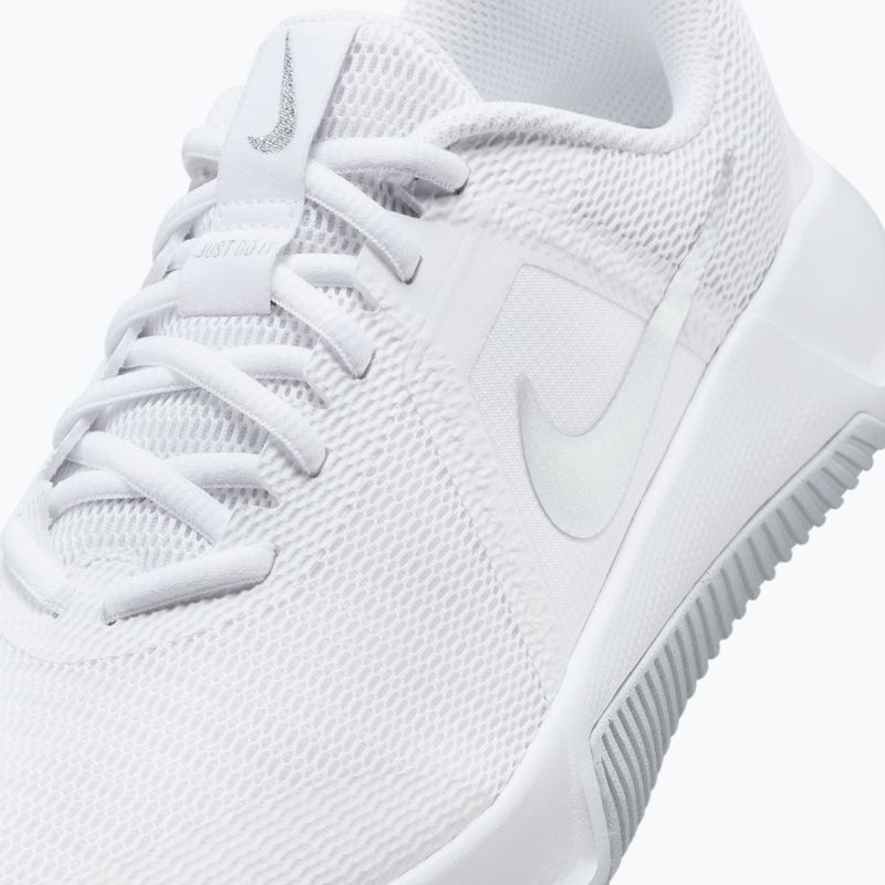 Дамски обувки за тренировка Nike MC Trainer 3 white/photon dust/metallic platinum 7