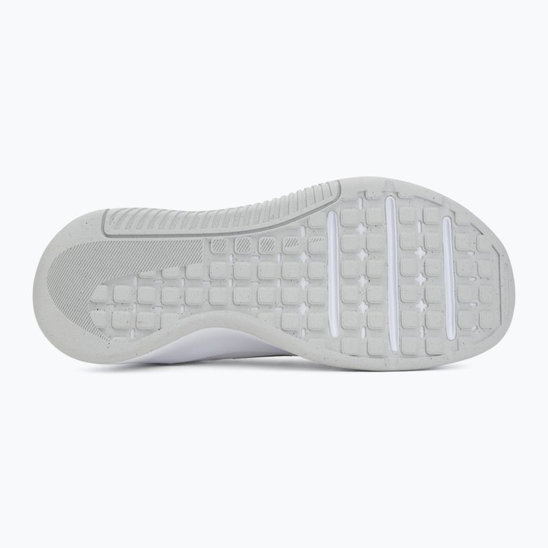 Дамски обувки за тренировка Nike MC Trainer 3 white/photon dust/metallic platinum 4
