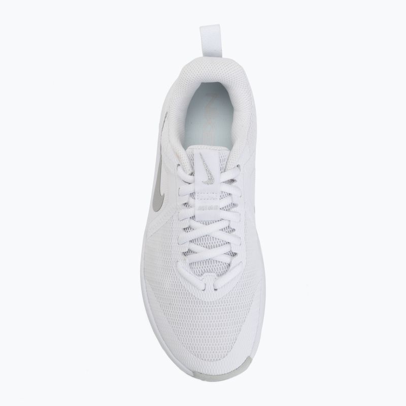 Дамски обувки за тренировка Nike MC Trainer 3 white/photon dust/metallic platinum 5
