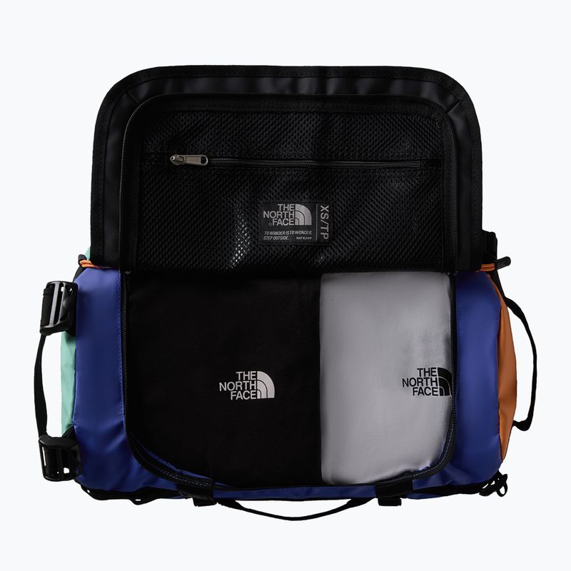 The North Face Base Camp Duffel XS 31 l пътна чанта в цвят индиго слива/ярка пяна/папапая 4