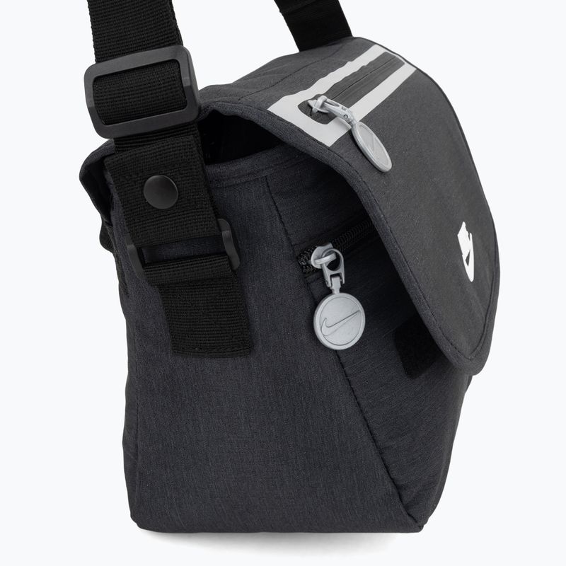 Чанта за закуска Nike Futura Messenger Lunch 7,5 l black 5