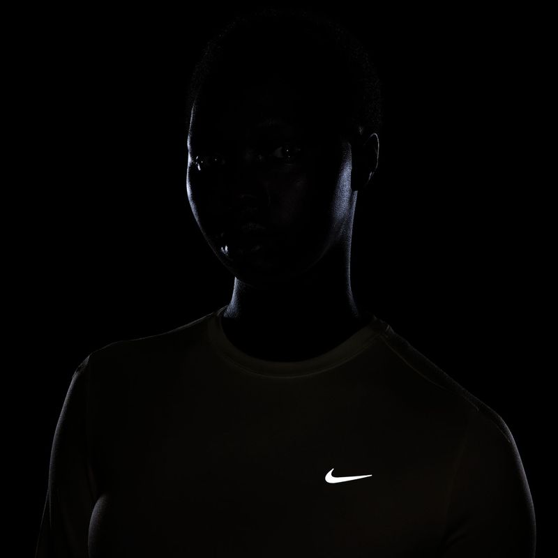 Дамска блуза за бягане с дълъг ръкав Nike Swift Dri-FIT UV sail 7