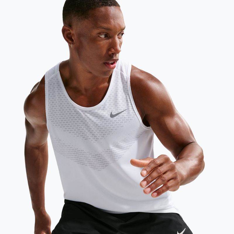 Мъжка тениска за бягане Nike Stride white 6