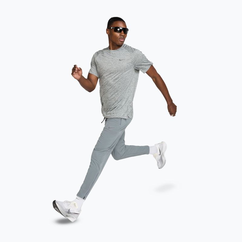 Мъжки панталони за бягане Nike Stride Dri-Fit Woven smoke grey 2