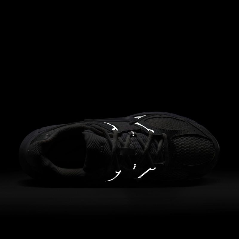 Дамски обувки Nike V5 RNR white/black/metallic silver/white 11