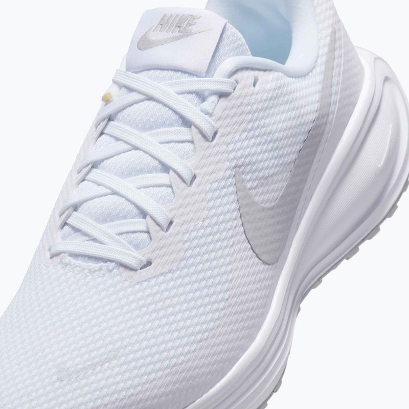 Дамски маратонки за бягане Nike Revolution 8 white/pure platinum 8