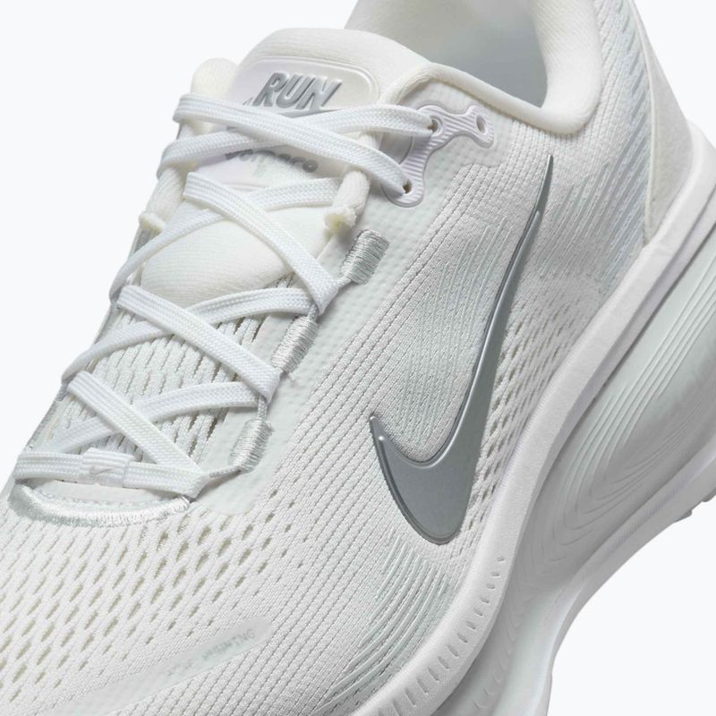 Дамски обувки за бягане Nike Vomero 18 white/photon dust/metallic silver 11