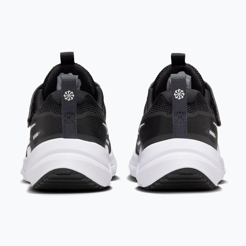 Детски обувки за бягане Nike Cosmic Runner black/anthracite/white 4