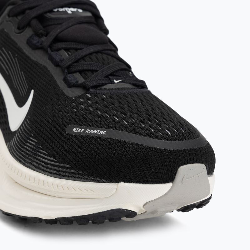 Дамски маратонки за бягане Nike Vomero 18 Wide черно/кокосово мляко/бяло върхово ниво 7