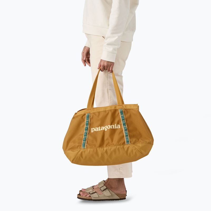 Патагония Black Hole Tote 25 л златна чанта с риба пуфер 3