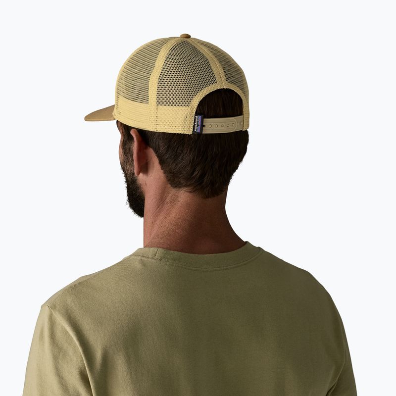Дамска шапка с козирка Patagonia Flying Fish LoPro Trucker flying fish fork/bobcat brown 3