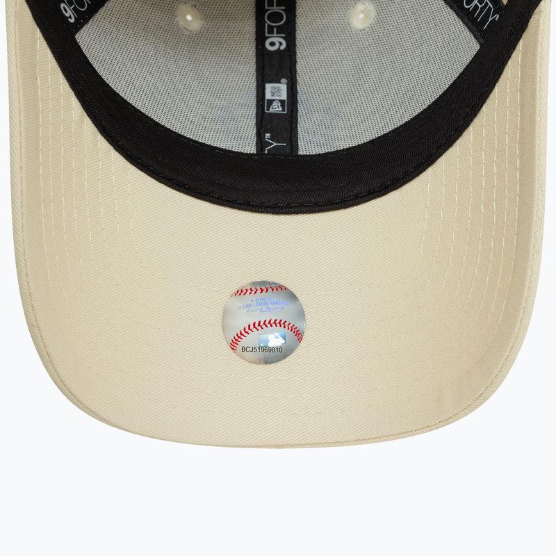 New Era League Essential 9Forty New York Yankees бейзболна шапка светло бежова 5