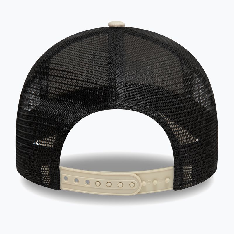 New Era NE Outdoor Patch Trucker светлобежова бейзболна шапка 4