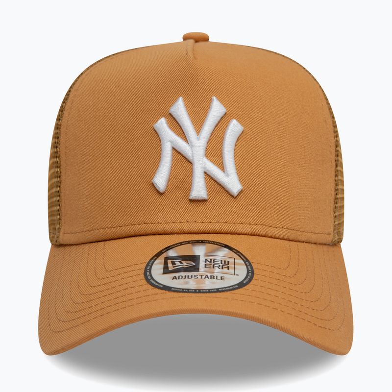 New Era League Essential Trucker New York Yankees бейзболна шапка тъмно бежово 2