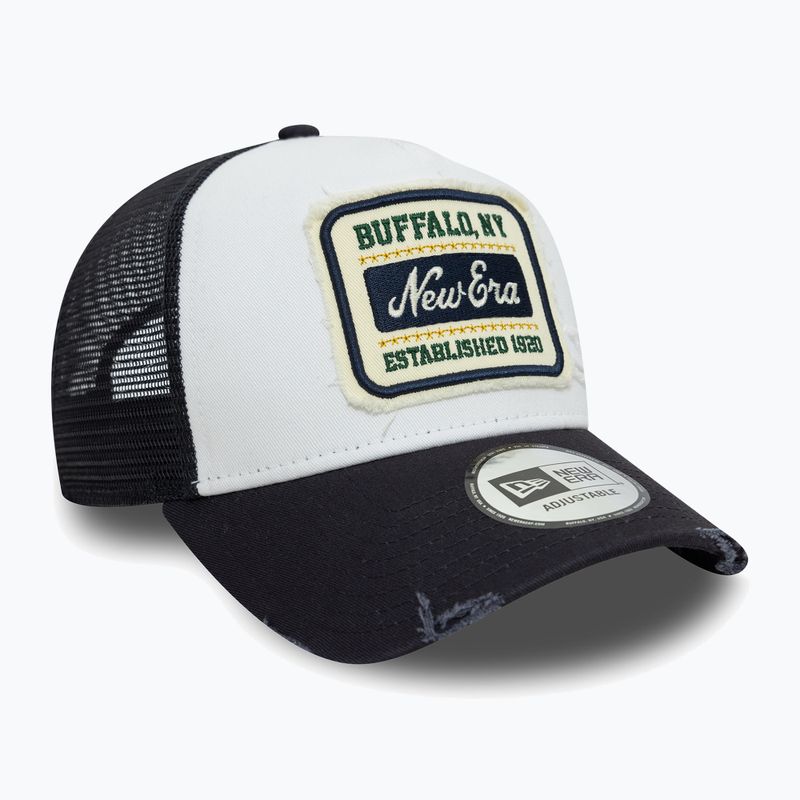 New Era NE Patch Distressed Trucker шапка бяла
