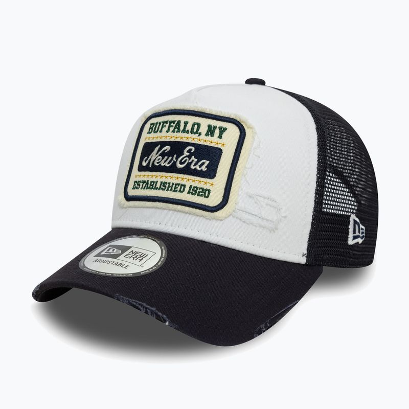 New Era NE Patch Distressed Trucker шапка бяла 3