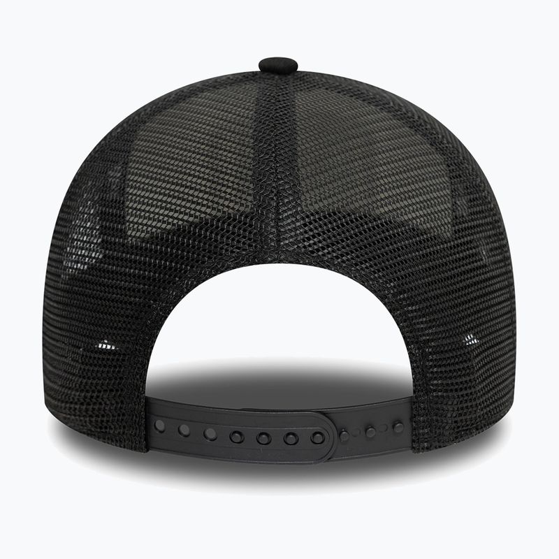 New Era NE Patch Distress Trucker шапка бяла 4
