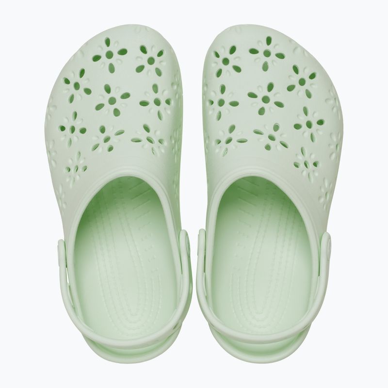Crocs Classic Floral Cutout Clog джапанки с нефритена окраска 2