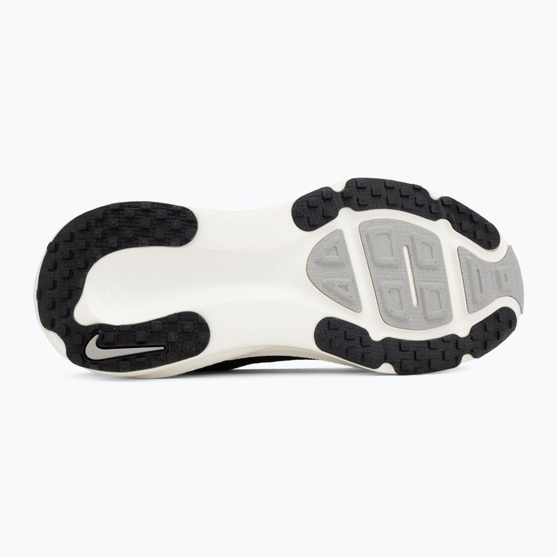 Детски обувки за бягане Nike Vomero 18 black/coconut milk/iron ore/summit white 4