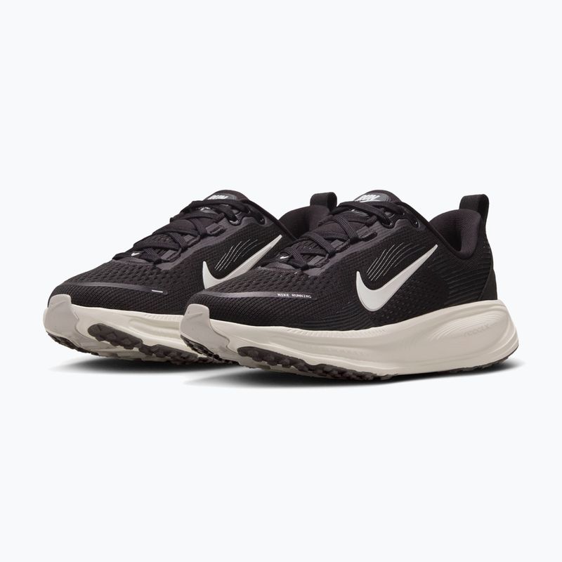 Детски обувки за бягане Nike Vomero 18 black/coconut milk/iron ore/summit white 10