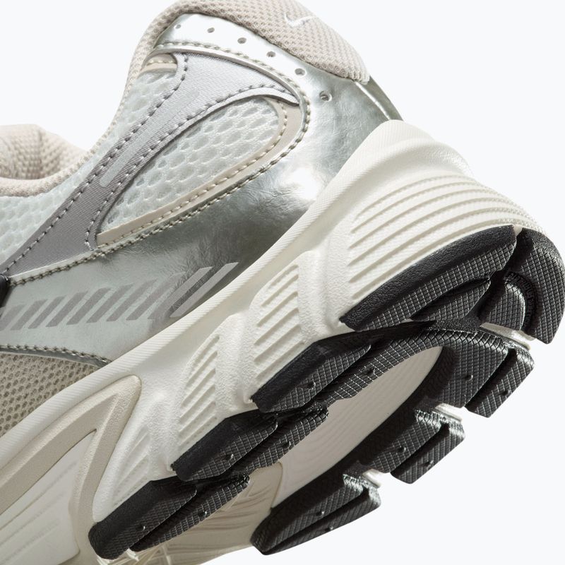 Дамски обувки Nike V5 RNR summit white/sail/black/light orewood brown 8