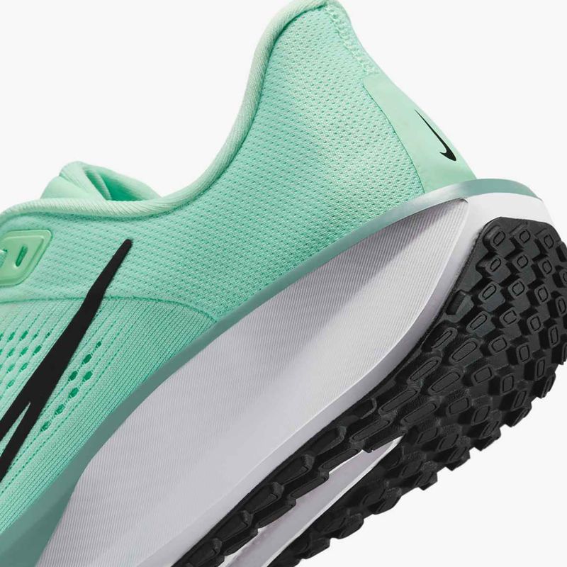 Дамски обувки за бягане Nike Quest 6 mint foam / black / cannon / white 9