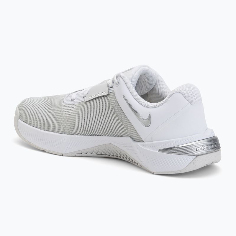 Дамски обувки за вдигане на тежести Nike Metcon 10 white/platinum tint/metallic silver 3