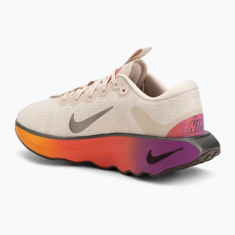 Дамски обувки за тренировка Nike Motiva SE pearl white/pale ivory/vivid purple/mtl gold grain 3