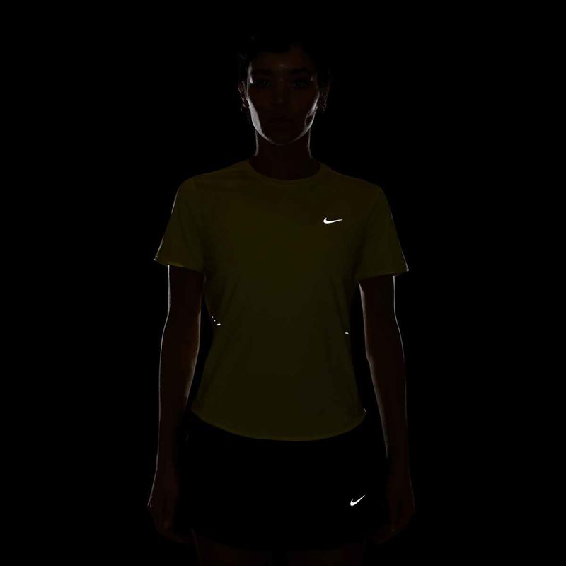 Дамска тениска за бягане Nike Swift Dri-Fit light zitron 4