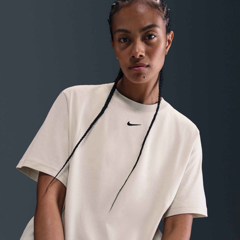 Дамска тениска Nike Sportswear Essential light bone 7