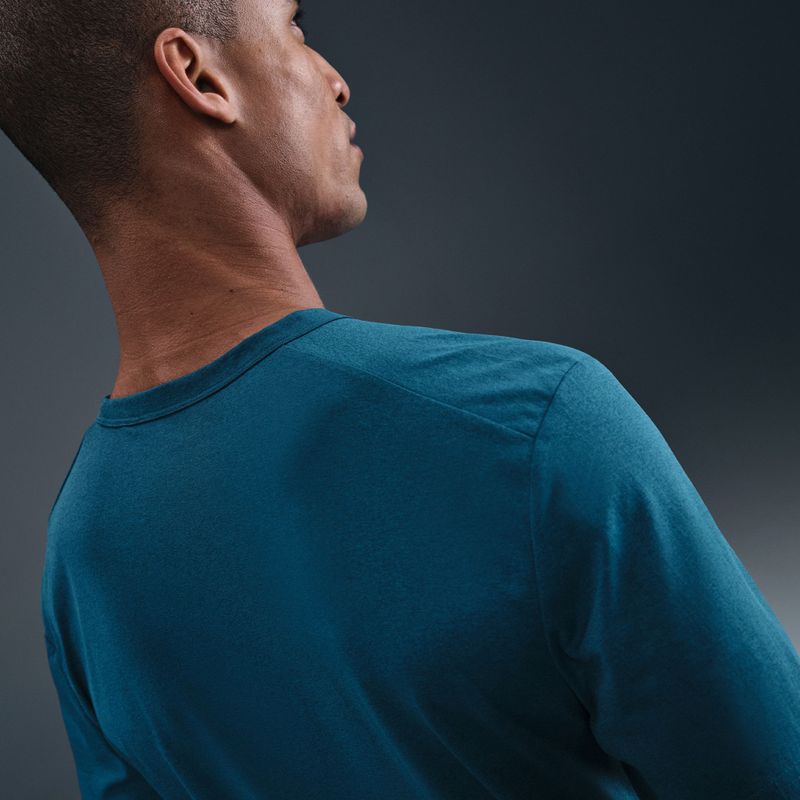 Мъжка тениска Nike Hyverse Dri-Fit UV Top blue force/still red 7