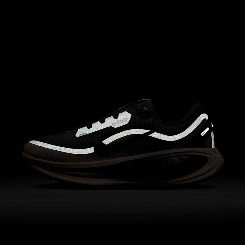 Дамски обувки за бягане Nike Vomero 18 GORE-TEX black/crimson tint/black/black 8