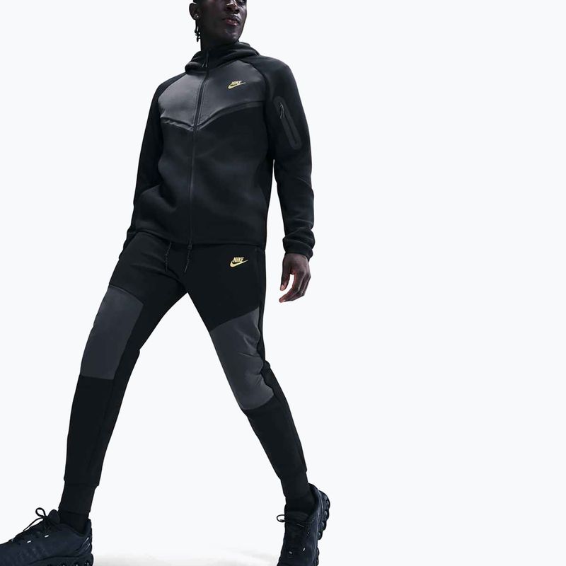 Мъжки панталони Nike Tech Joggers black/dark smoke grey/metallic gold 4