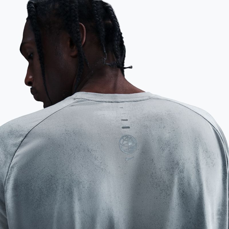 Мъжка блуза с дълъг ръкав за бягане Nike Stride Dri-Fit ADV light smoke grey 4