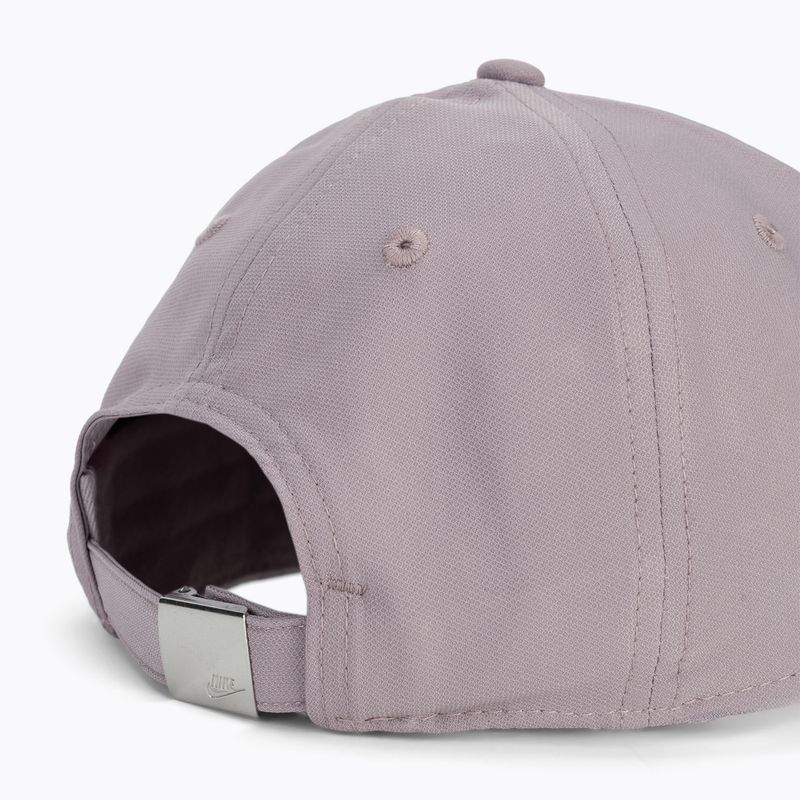 Шапка с козирка Nike Dri-Fit Club light violet ore/metallic silver 4