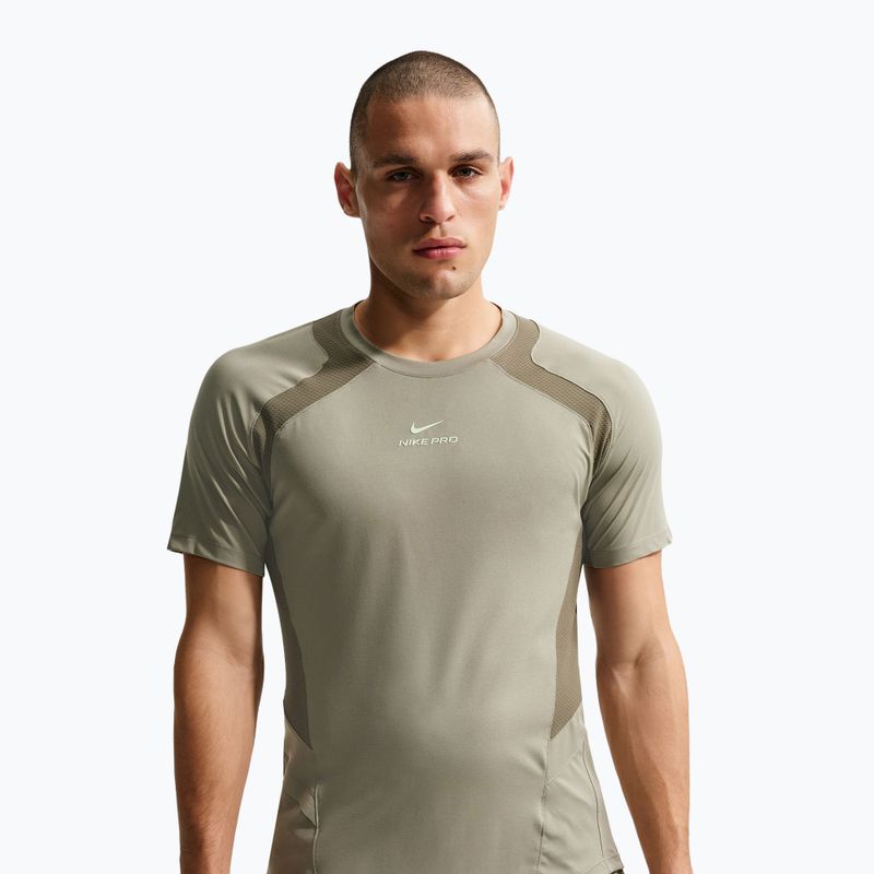 Мъжка тениска за тренировка Nike Pro Training Dri-Fit light army/medium olive/light liquid lime 4