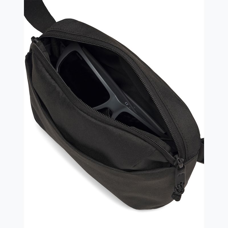 Чантичка за кръстна Under Armour Essential XB black/black/black 4