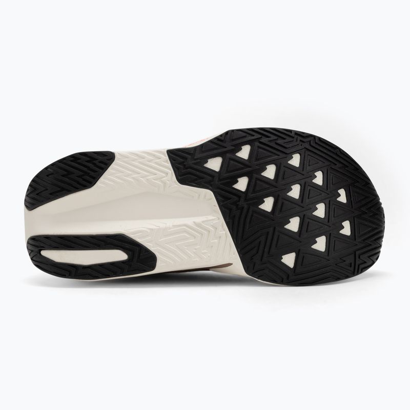 Дамски обувки за бягане New Balance FuelCell Rebel V5 angora 4