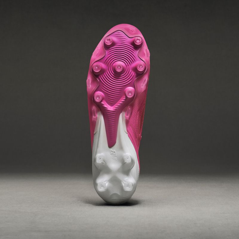 Футболни обувки New Balance Tekela Elite Low V5 FG pink heat/metallic gold/pink satin 9