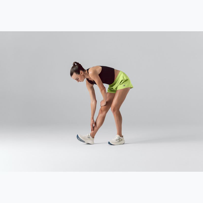 Дамски шорти New Balance RC Seamless 3" afterglow 12