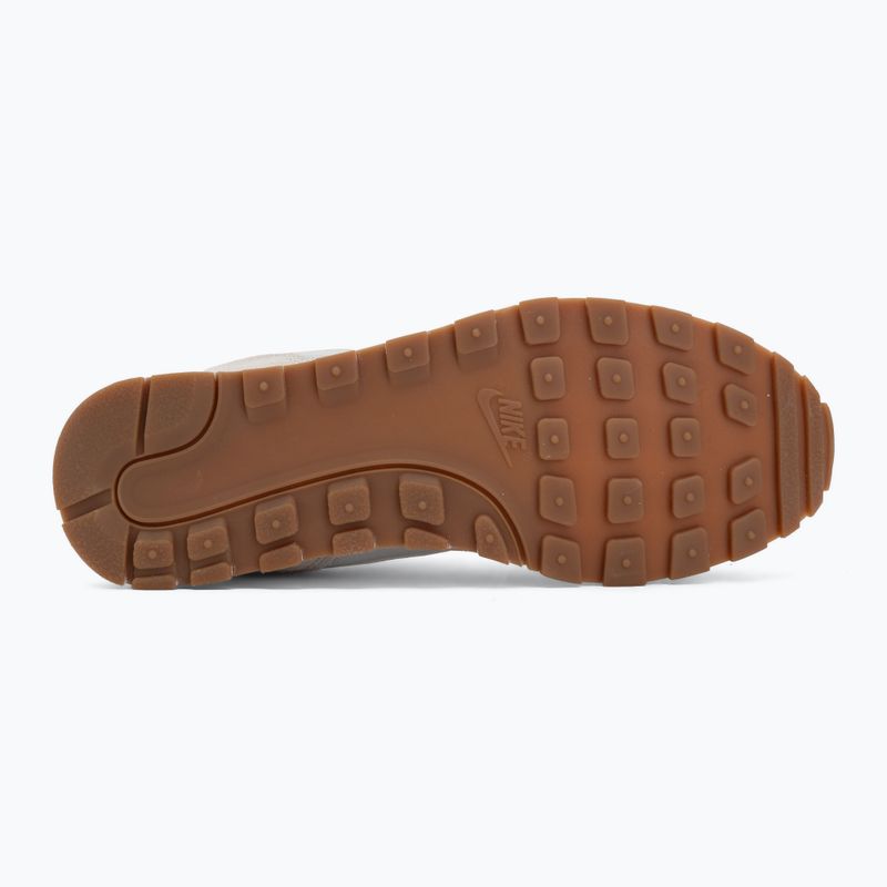 Дамски обувки Nike MD Runner 2 photon dust/white/gum med brown/sail 4
