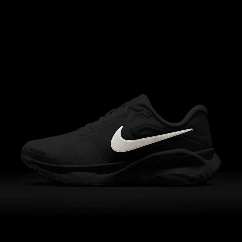 Дамски обувки за бягане Nike Structure Plus white/photon dust/metallic silver 3