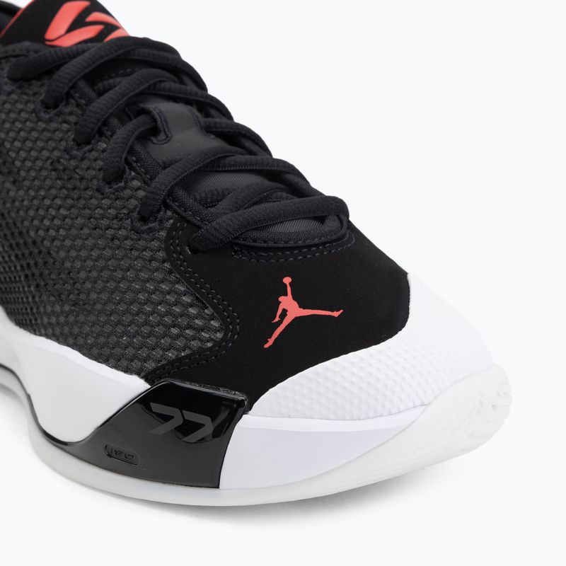 Детски баскетболни обувки Nike Jordan Luka 77 GS Jr black/white/university red 7