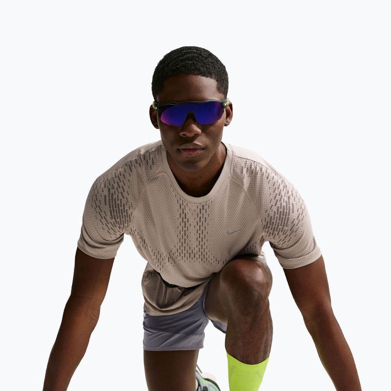 Мъжка тениска за бягане Nike Stride Dri-Fit ADV cream li/mink brown 6