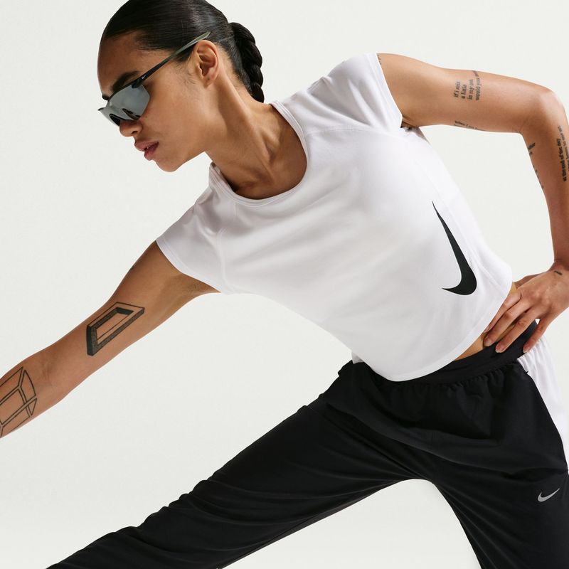 Дамска тениска за бягане Nike Swoosh Run Dri-Fit white/photon dust/black 6