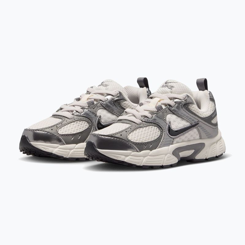 Детски обувки Nike V5 RNR phantom/pencil point/black 3