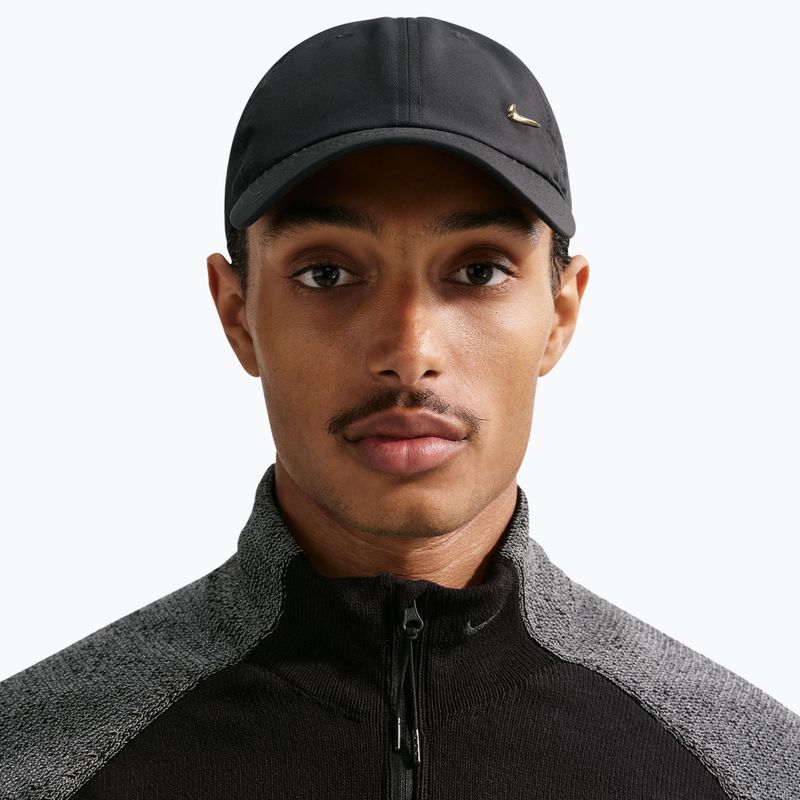 Шапка с козирка Nike Dri-Fit Club Unstructured Metal Swoosh 2026 black/metallic gold 4