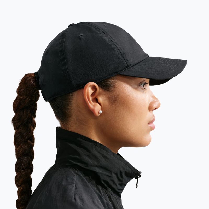Шапка с козирка Nike Dri-Fit Club Unstructured Metal Swoosh 2026 black/metallic gold 5