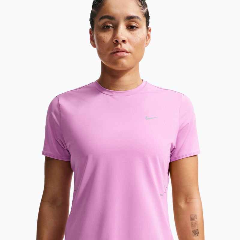 Дамска тениска за бягане Nike Swift Dri-Fit light magenta 4